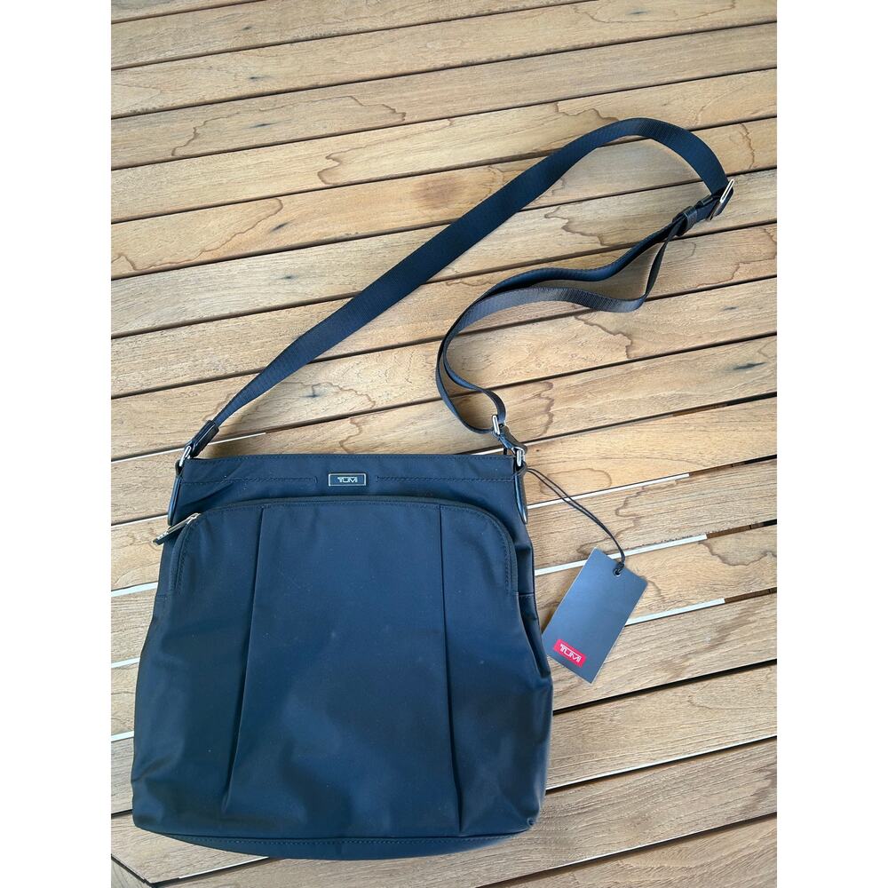 NWT Tumi Jean nylon Crossbody bag - Picture 2 of 8